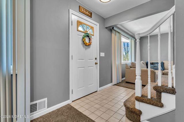 11 Glen Avenue, Old Bridge, NJ 08857