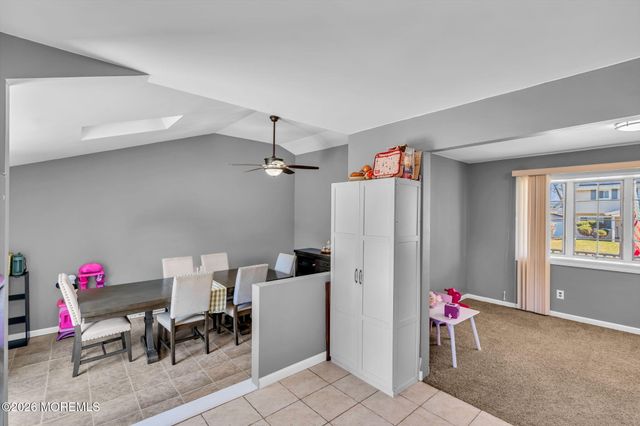 11 Glen Avenue, Old Bridge, NJ 08857