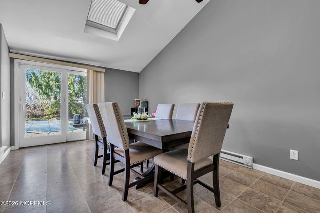 11 Glen Avenue, Old Bridge, NJ 08857