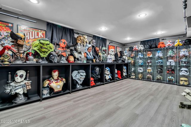 11 Glen Avenue, Old Bridge, NJ 08857