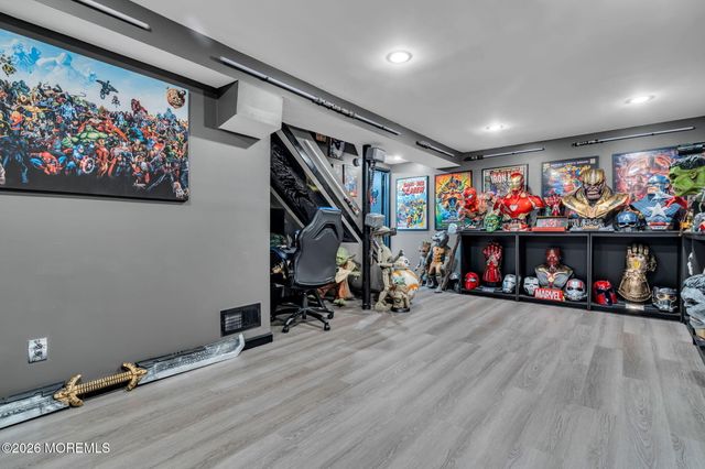 11 Glen Avenue, Old Bridge, NJ 08857