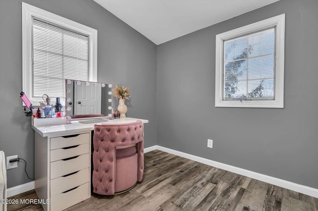 11 Glen Avenue, Old Bridge, NJ 08857