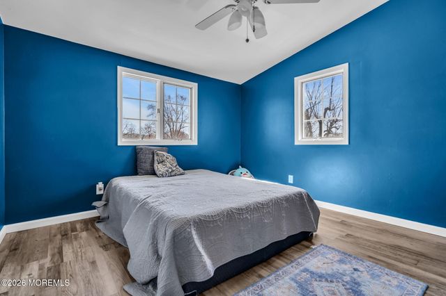 11 Glen Avenue, Old Bridge, NJ 08857