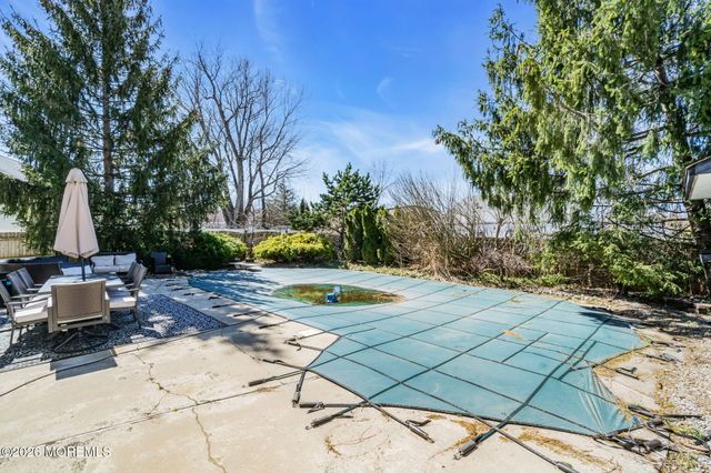 11 Glen Avenue, Old Bridge, NJ 08857