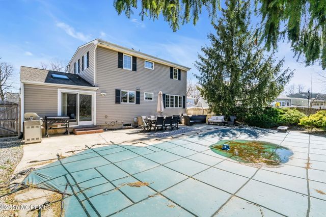 11 Glen Avenue, Old Bridge, NJ 08857