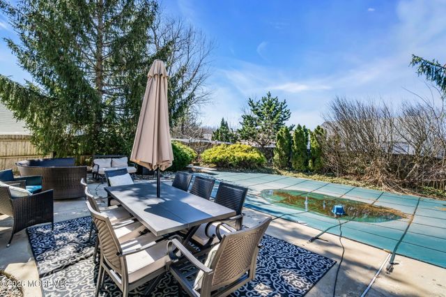 11 Glen Avenue, Old Bridge, NJ 08857