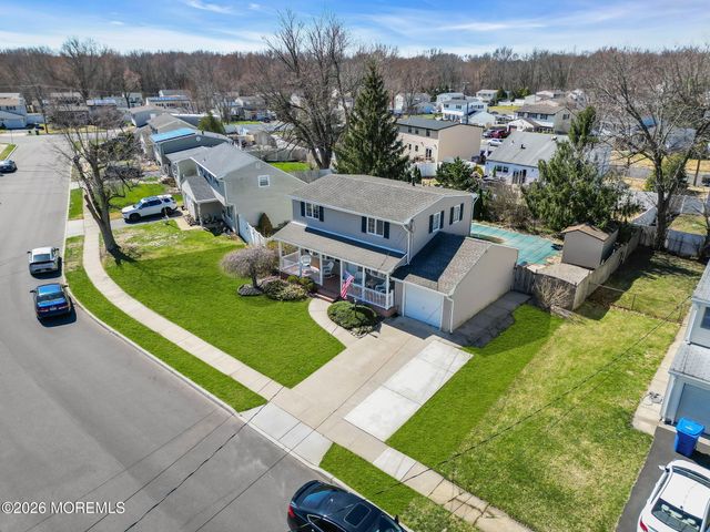 11 Glen Avenue, Old Bridge, NJ 08857