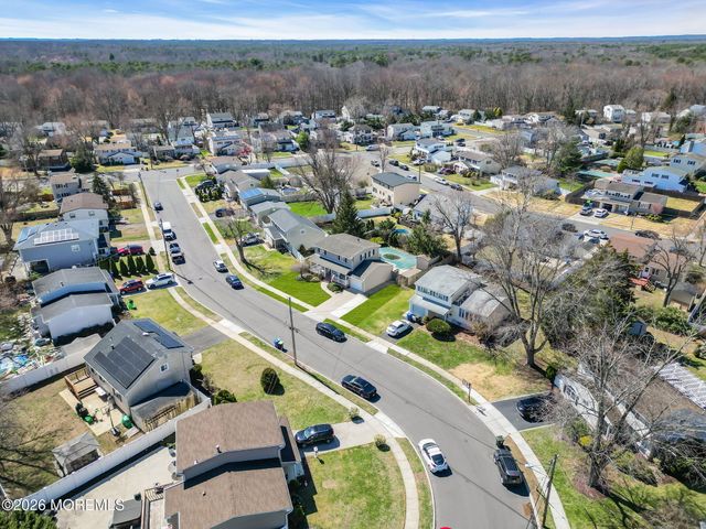 11 Glen Avenue, Old Bridge, NJ 08857