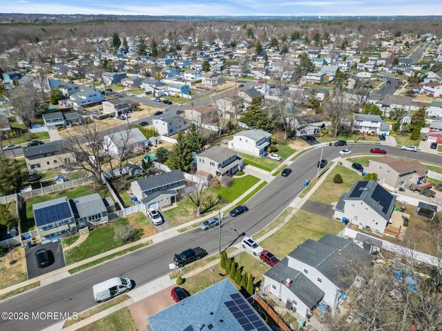 11 Glen Avenue, Old Bridge, NJ 08857