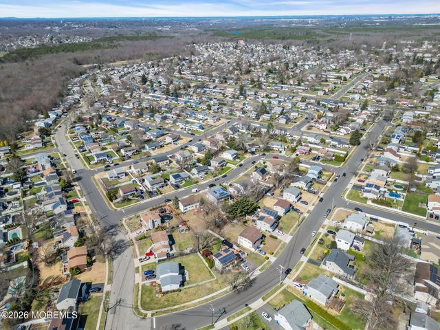 11 Glen Avenue, Old Bridge, NJ 08857