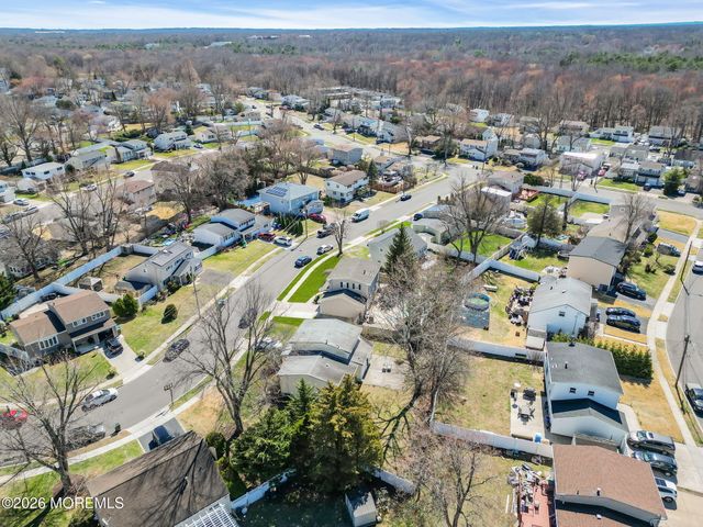 11 Glen Avenue, Old Bridge, NJ 08857