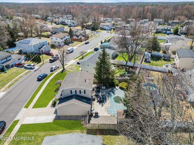 11 Glen Avenue, Old Bridge, NJ 08857