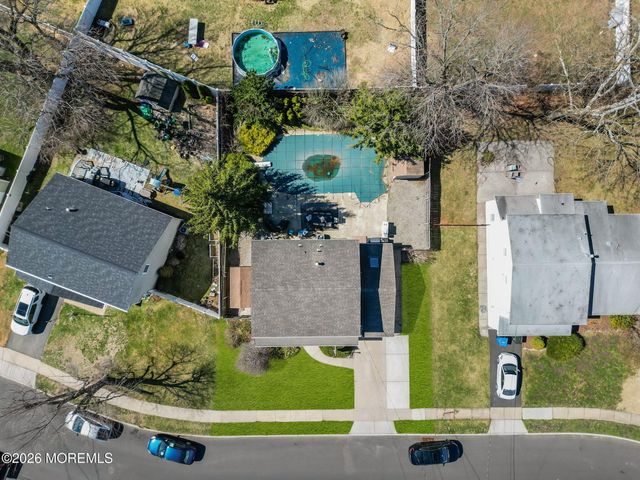 11 Glen Avenue, Old Bridge, NJ 08857