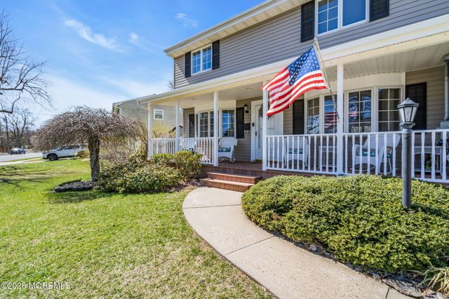 11 Glen Avenue, Old Bridge, NJ 08857