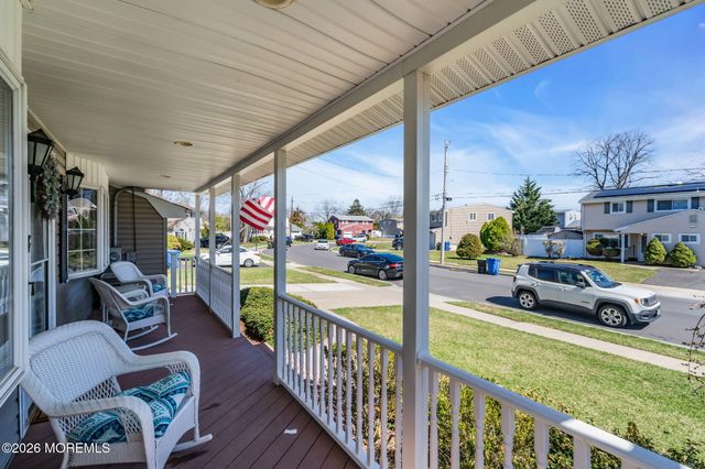 11 Glen Avenue, Old Bridge, NJ 08857