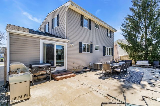 11 Glen Avenue, Old Bridge, NJ 08857