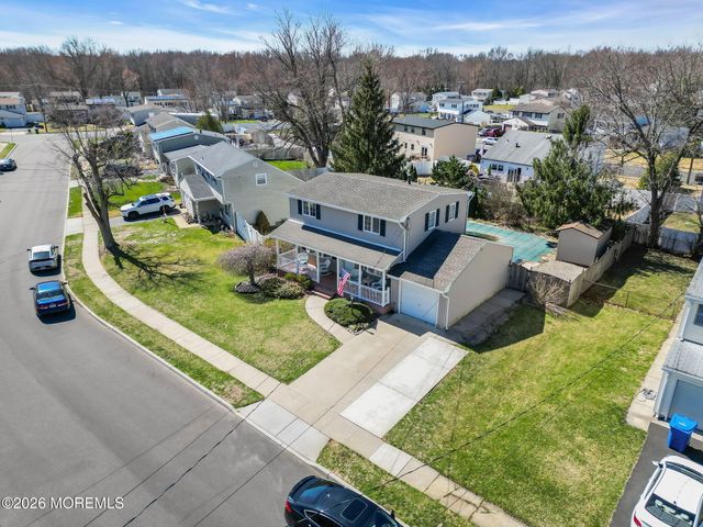 11 Glen Avenue, Old Bridge, NJ 08857