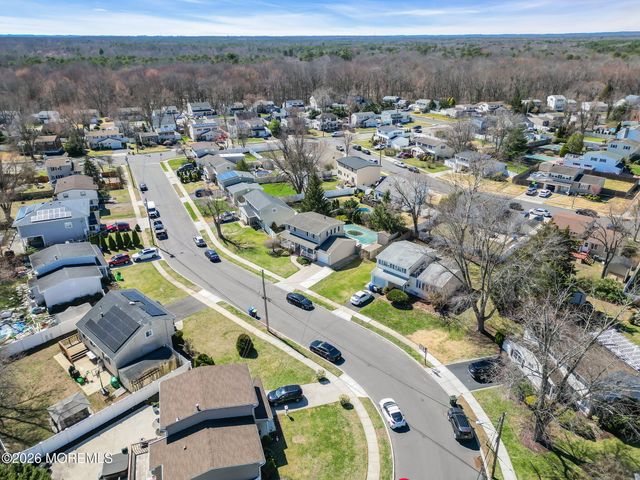 11 Glen Avenue, Old Bridge, NJ 08857