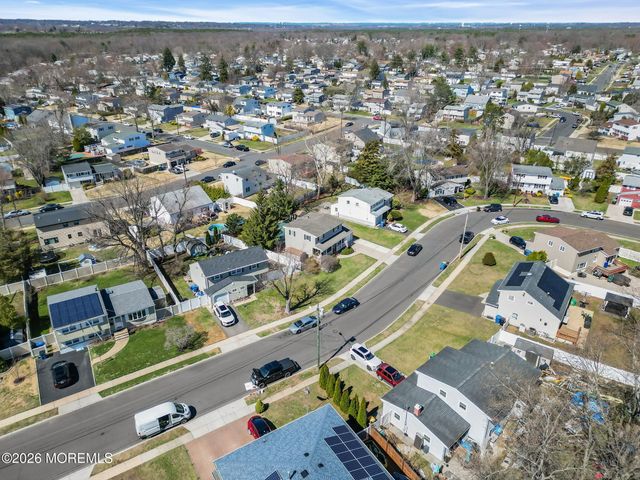 11 Glen Avenue, Old Bridge, NJ 08857