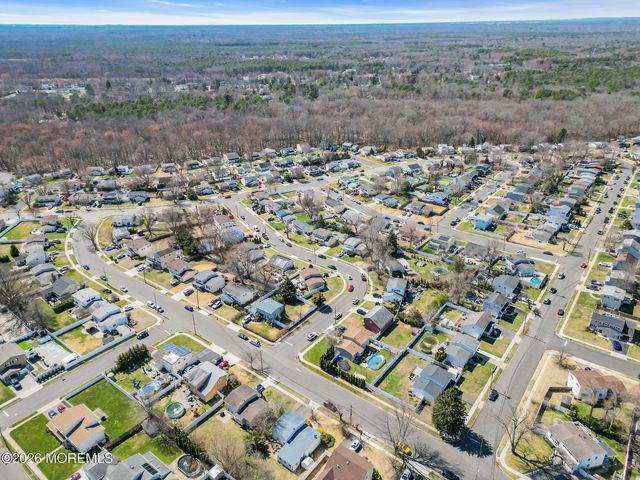 11 Glen Avenue, Old Bridge, NJ 08857