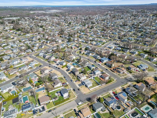 11 Glen Avenue, Old Bridge, NJ 08857