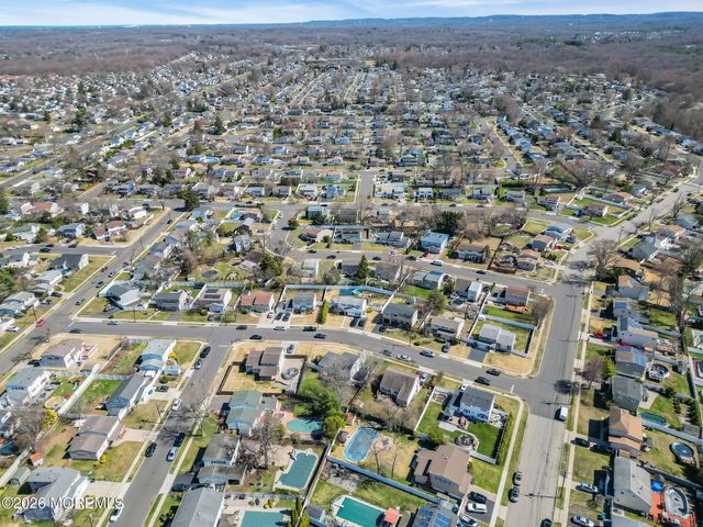 11 Glen Avenue, Old Bridge, NJ 08857