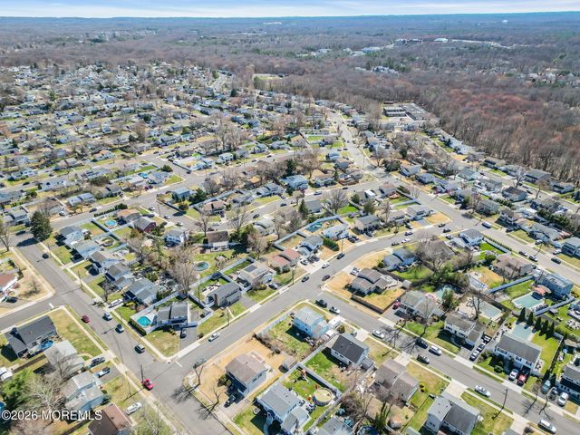 11 Glen Avenue, Old Bridge, NJ 08857