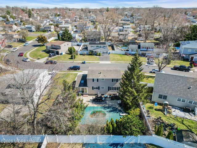 11 Glen Avenue, Old Bridge, NJ 08857