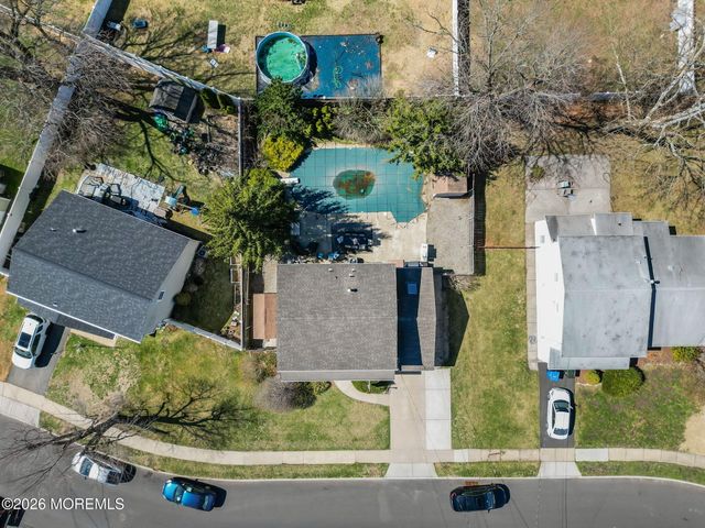 11 Glen Avenue, Old Bridge, NJ 08857