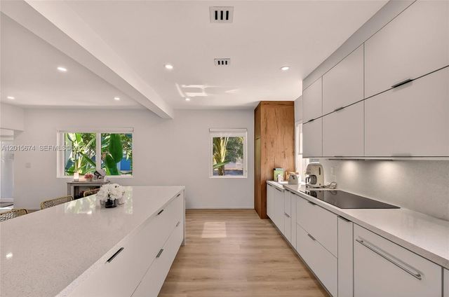 725 NE 81st St, Miami, FL 33138
