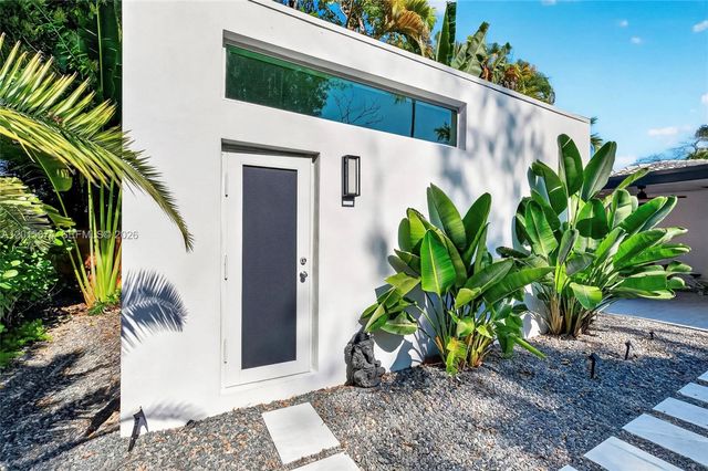 725 NE 81st St, Miami, FL 33138