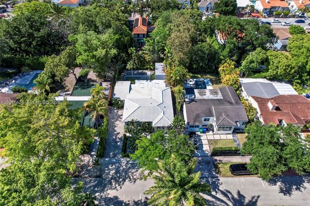 725 NE 81st St, Miami, FL 33138