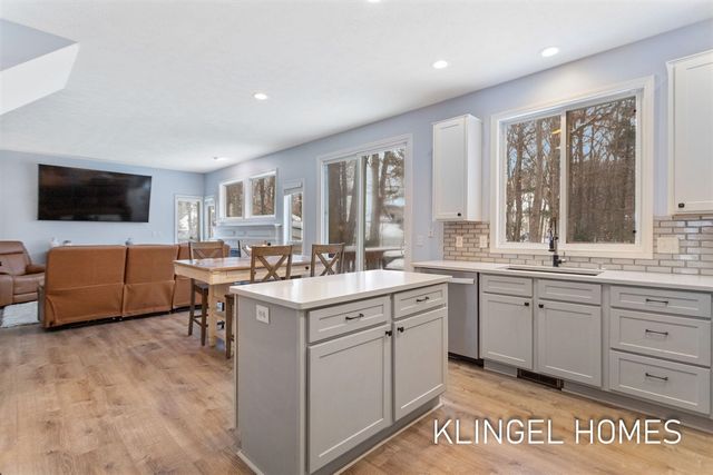 328 Boulder Drive, Norton Shores, MI 49441