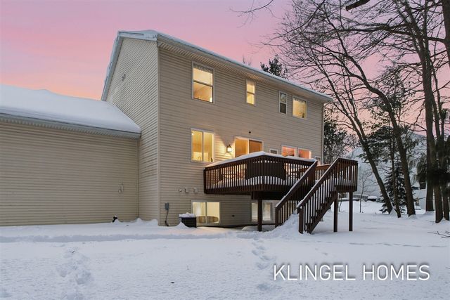 328 Boulder Drive, Norton Shores, MI 49441