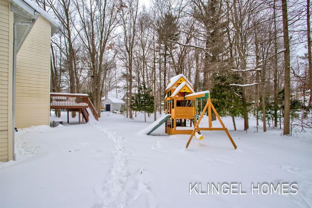 328 Boulder Drive, Norton Shores, MI 49441