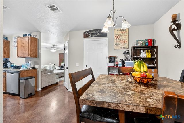 207 W Cardinal Lane, Harker Heights, TX 76548