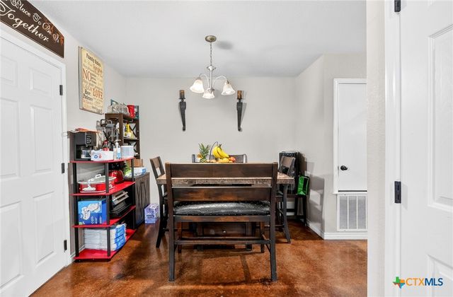 207 W Cardinal Lane, Harker Heights, TX 76548