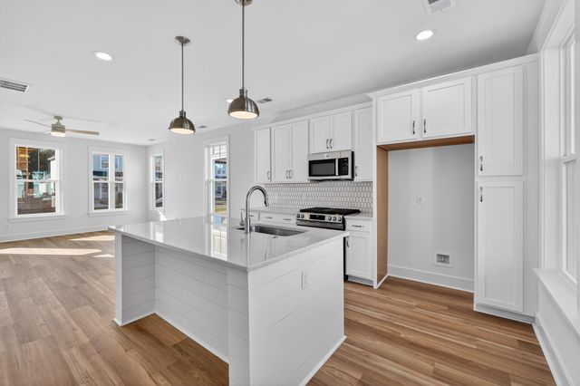 525 Ivy Green Lane, Summerville, SC 29486