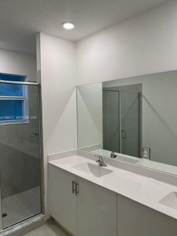 1041 SE 27th Ter 1041, Homestead, FL 33035