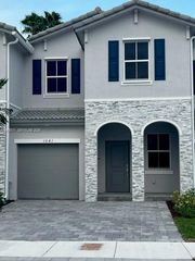 1041 SE 27th Ter 1041, Homestead, FL 33035