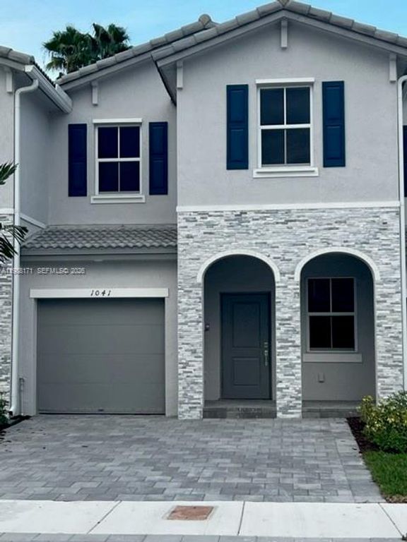 1041 SE 27th Ter 1041, Homestead, FL 33035