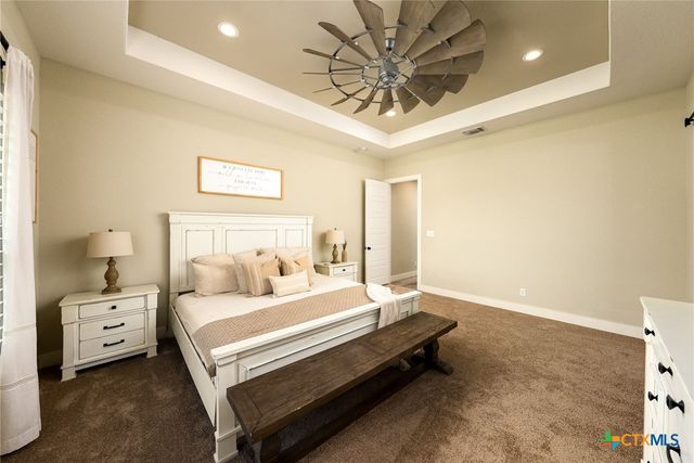 1260 County Road 361, La Vernia, TX 78121