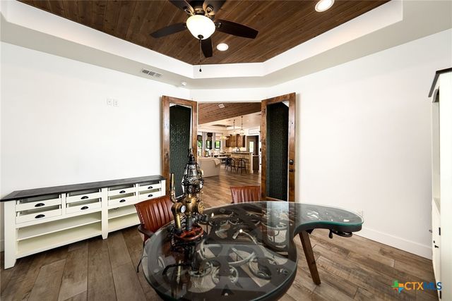 1260 County Road 361, La Vernia, TX 78121