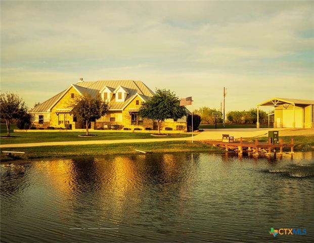 1260 County Road 361, La Vernia, TX 78121
