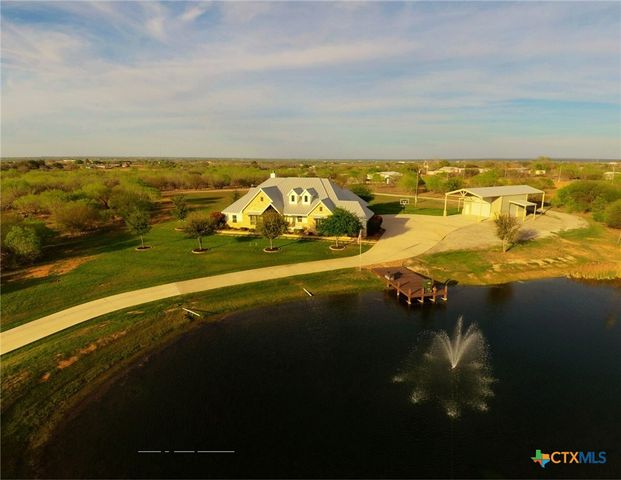 1260 County Road 361, La Vernia, TX 78121