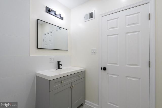 1236 E MOYAMENSING AVE, Philadelphia, PA 19147