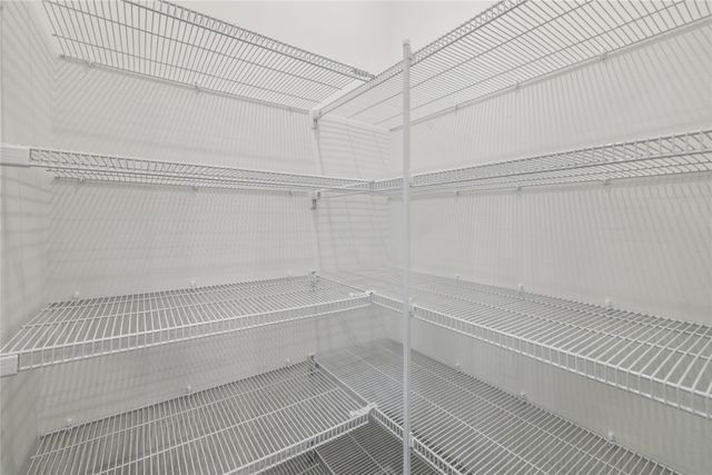 2323 N 8th Avenue E, Newton, IA 50208