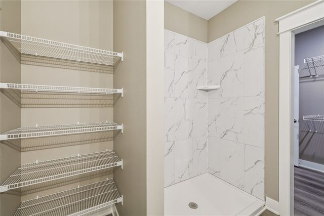 2323 N 8th Avenue E, Newton, IA 50208