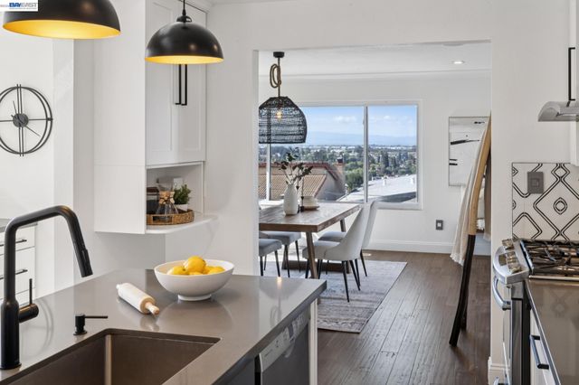 3009 BROADMOOR VIEW, Oakland, CA 94605