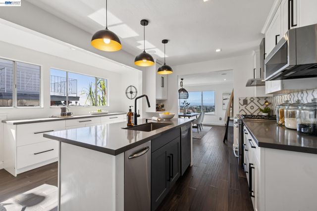 3009 BROADMOOR VIEW, Oakland, CA 94605